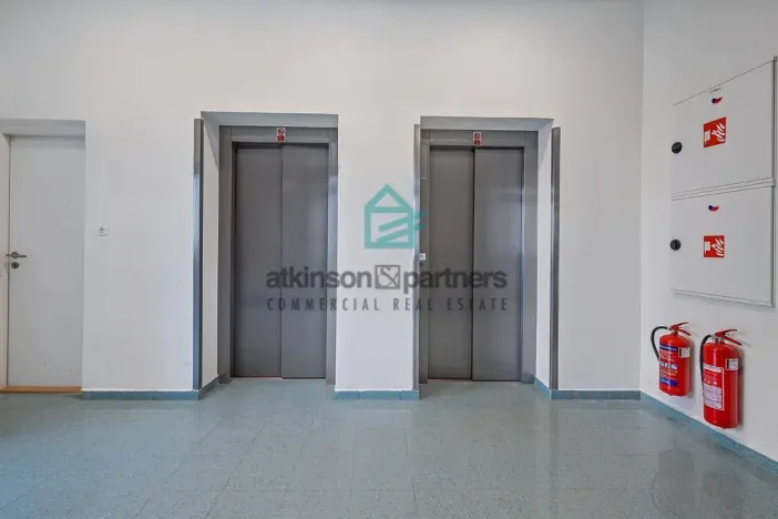 Pronájem kanceláře, České Budějovice - České Budějovice 6, Jeronýmova, 3500 m2