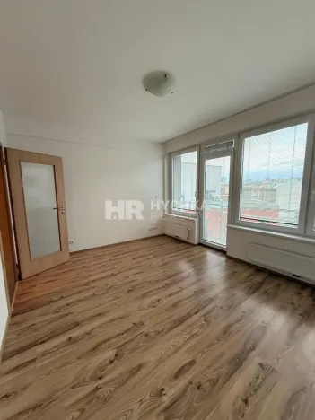 Pronájem bytu 2+kk, Praha - Nusle, Bartoškova, 57 m2