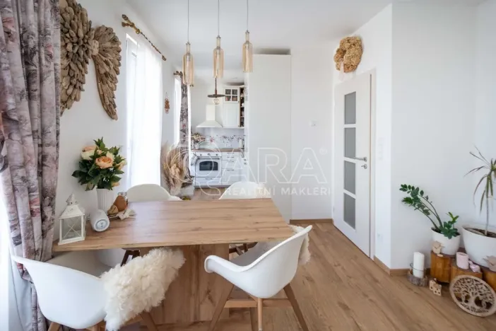 Pronájem bytu 2+kk, Roztoky, Lederova, 47 m2