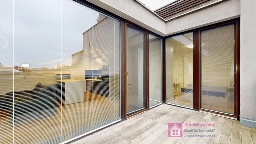 Pronájem bytu 2+kk, Praha - Smíchov, Radlická, 78 m2