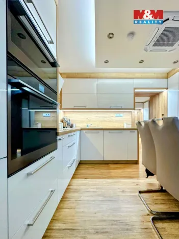 Prodej bytu 3+1, Ostrava - Zábřeh, Petruškova, 70 m2