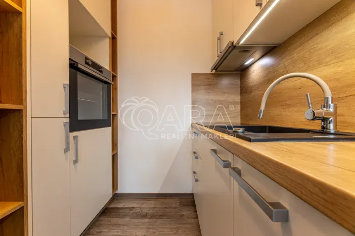 Prodej bytu 1+kk, Praha - Prosek, Lovosická, 34 m2