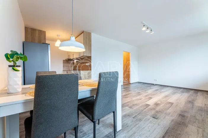 Prodej bytu 1+kk, Praha - Prosek, Lovosická, 34 m2