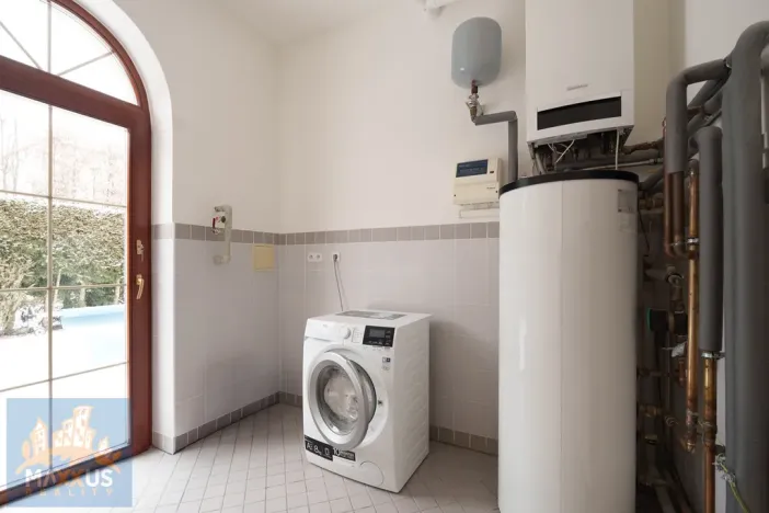 Pronájem vily, Praha - Nebušice, Nebušická, 243 m2