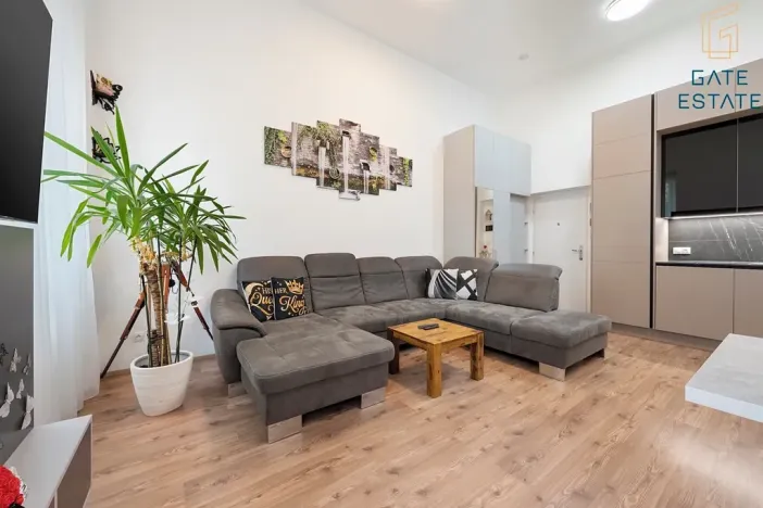 Prodej bytu 2+kk, Křížkový Újezdec, 46 m2