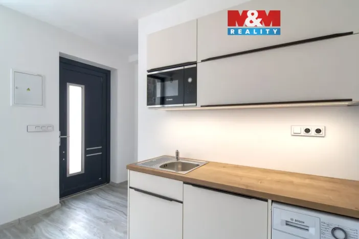 Pronájem bytu 1+kk, Praha, Pleštilova, 22 m2