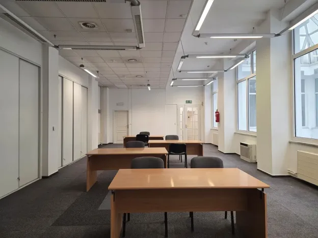 Pronájem kanceláře, Plzeň, náměstí Republiky, 125 m2