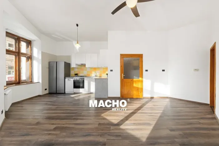 Pronájem bytu 3+kk, Praha - Vršovice, Černomořská, 70 m2