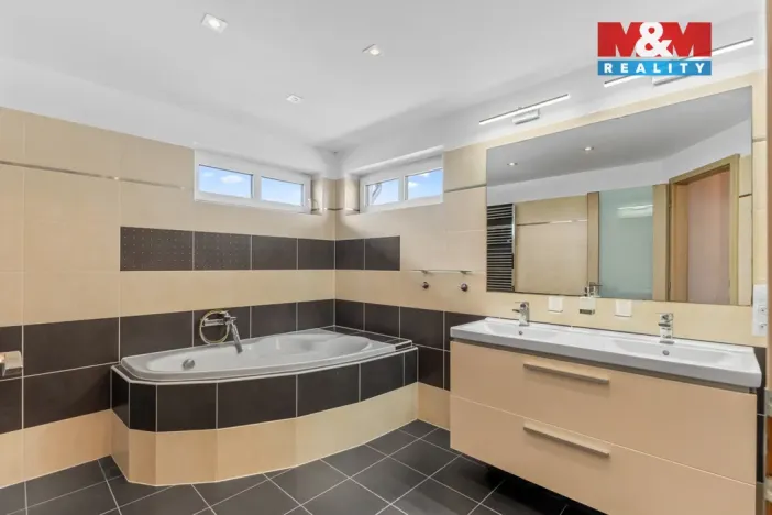 Prodej rodinného domu, Buštěhrad, Akátová, 126 m2