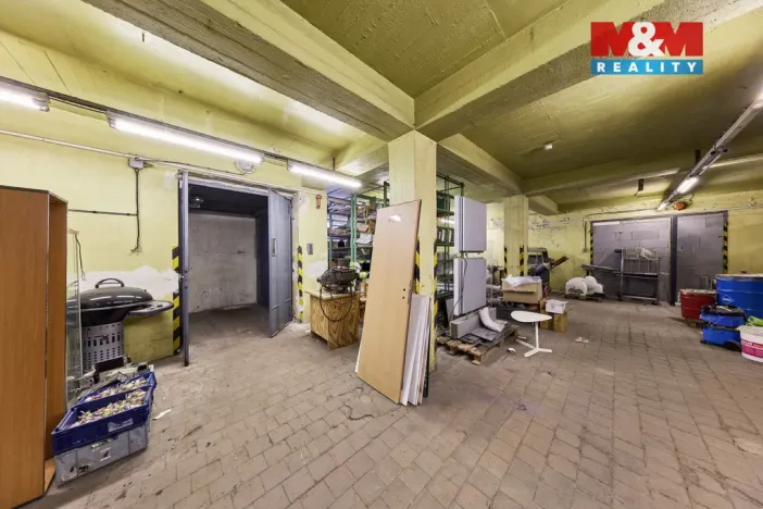 Prodej výrobních prostor, Trutnov - Horní Staré Město, 1667 m2