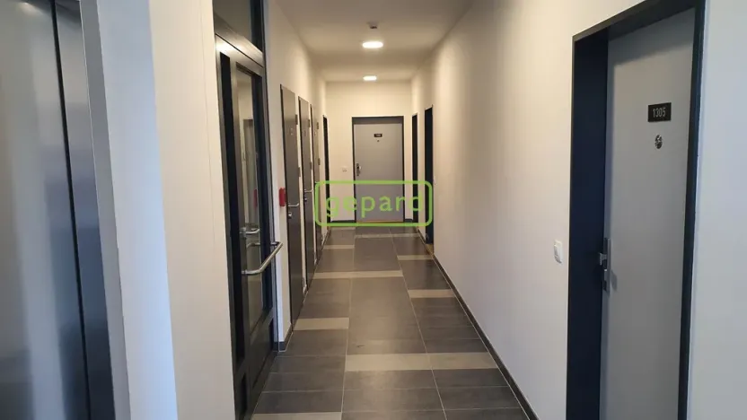 Pronájem bytu 1+kk, Praha, Kolbenova, 35 m2