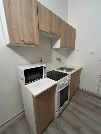 Pronájem bytu 2+kk, Praha - Vysočany, Pod pekárnami, 45 m2