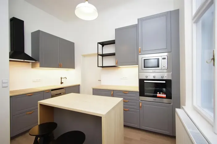 Pronájem bytu 1+1, Praha - Vinohrady, Polská, 42 m2