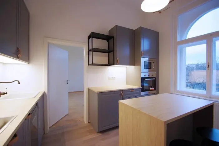 Pronájem bytu 1+1, Praha - Vinohrady, Polská, 42 m2