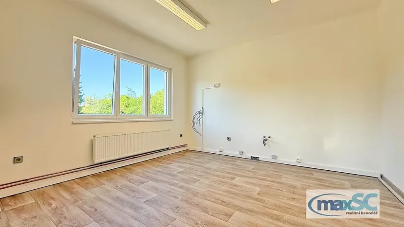Pronájem kanceláře, Moravany, 111 m2