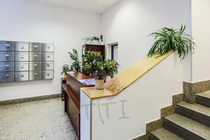 Pronájem kanceláře, Praha - Karlín, Thámova, 154 m2