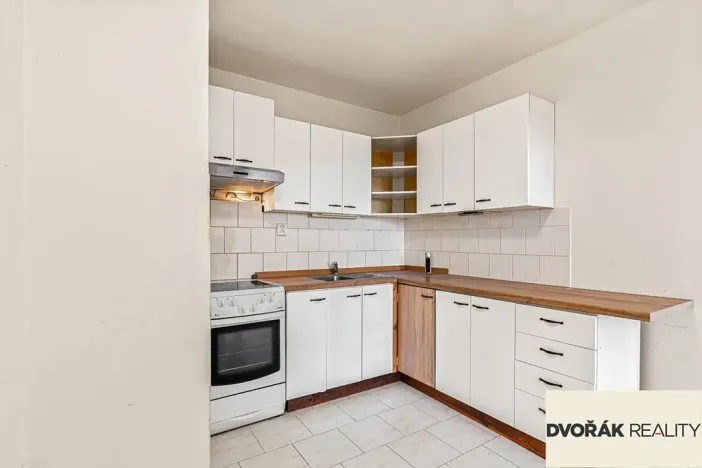 Prodej bytu 3+1, Praha - Petrovice, Rezlerova, 69 m2