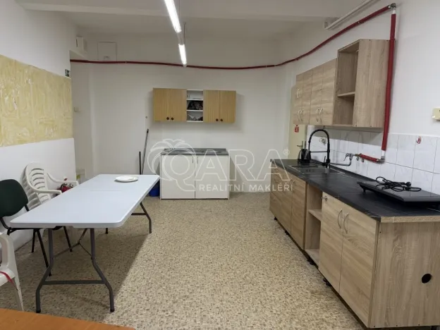 Pronájem obchodního prostoru, Nový Jičín, U Grasmanky, 28 m2