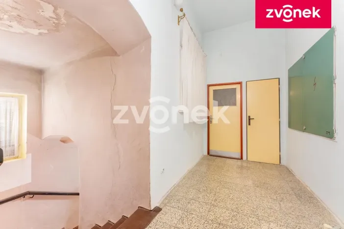 Prodej obchodního prostoru, Uherský Brod, 700 m2