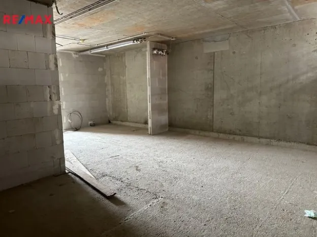 Pronájem obchodního prostoru, Praha - Smíchov, Šiklové, 110 m2