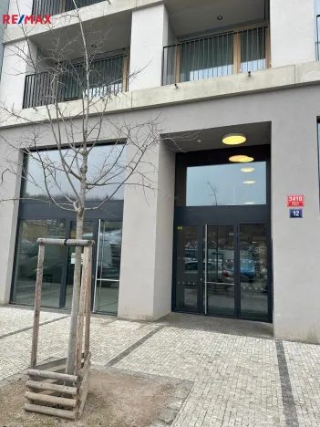 Pronájem obchodního prostoru, Praha - Smíchov, Šiklové, 110 m2