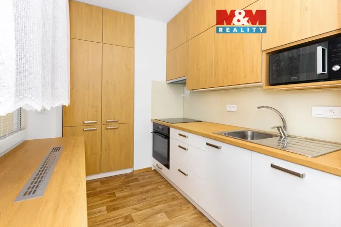 Pronájem bytu 3+kk, Pardubice - Zelené Předměstí, S. K. Neumanna, 62 m2