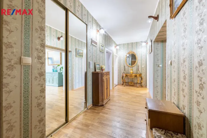 Prodej bytu 3+1, Karlovy Vary, Koptova, 122 m2