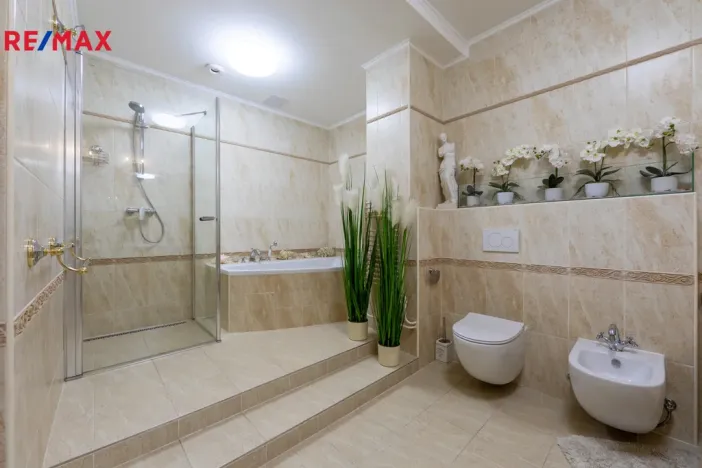 Prodej bytu 3+1, Karlovy Vary, Koptova, 122 m2