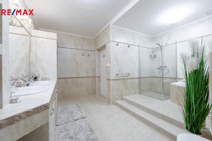 Prodej bytu 3+1, Karlovy Vary, Koptova, 122 m2