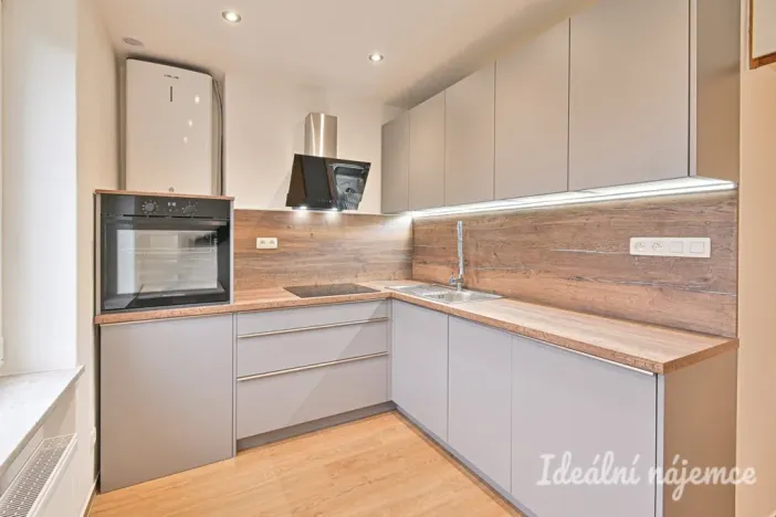 Pronájem bytu 2+1, Brno, Lomená, 52 m2