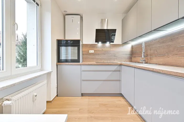 Pronájem bytu 2+1, Brno, Lomená, 52 m2