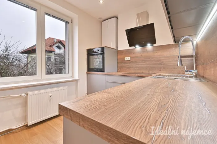 Pronájem bytu 2+1, Brno, Lomená, 52 m2