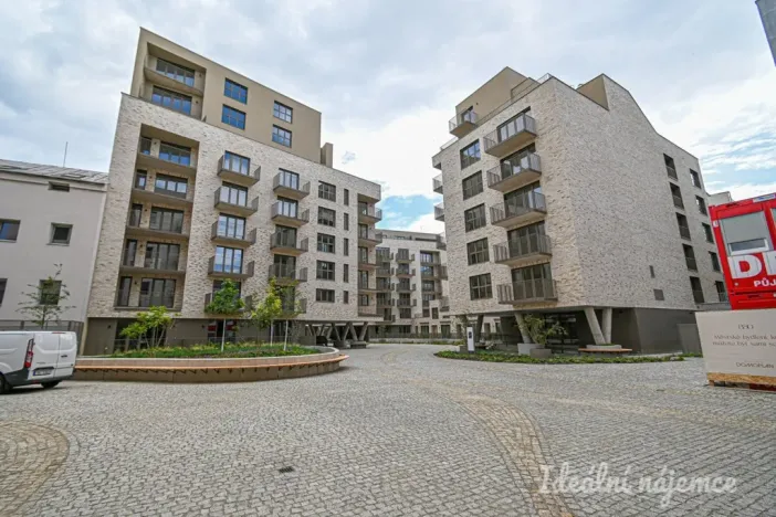 Pronájem bytu 1+kk, Brno, Bratislavská, 29 m2