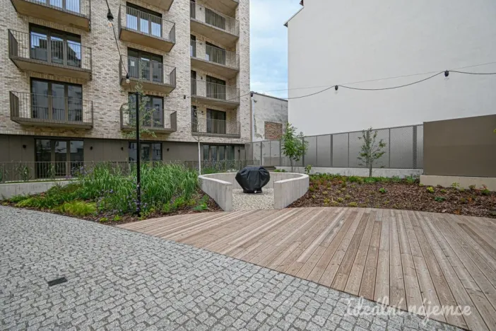 Pronájem bytu 1+kk, Brno, Bratislavská, 29 m2