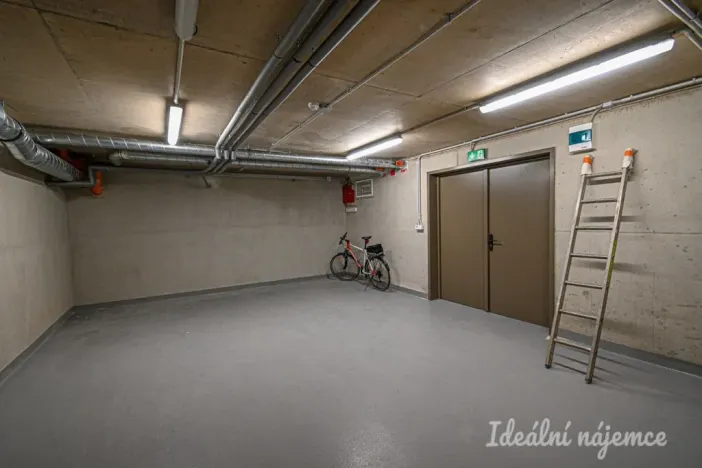 Pronájem bytu 1+kk, Brno, Bratislavská, 29 m2