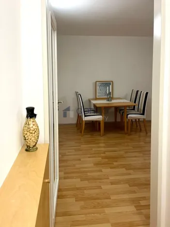 Pronájem bytu 2+kk, Praha, Molákova, 42 m2