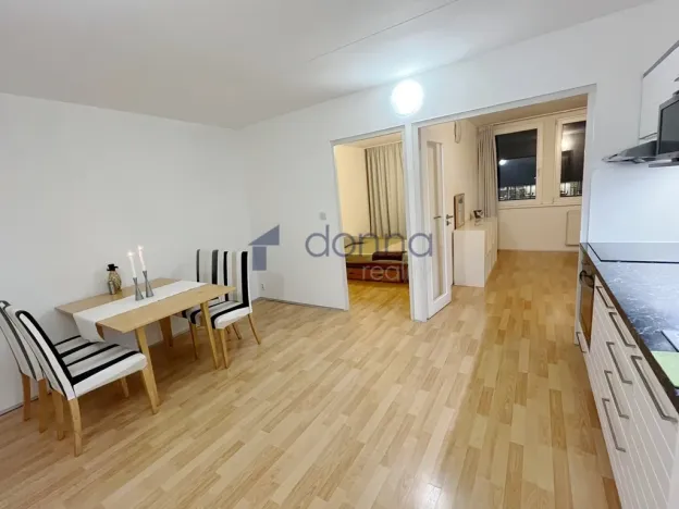 Pronájem bytu 2+1, Praha, Molákova, 42 m2