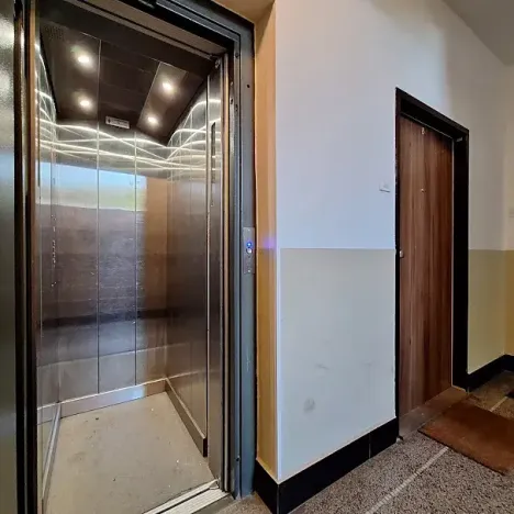 Pronájem bytu 2+kk, Praha, Bělohorská, 47 m2