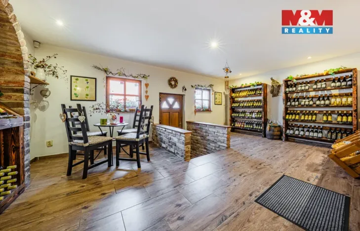 Prodej obchodního prostoru, Kladno - Kročehlavy, Vrchlického, 163 m2