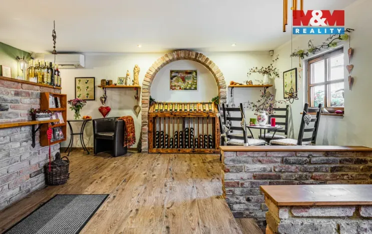 Prodej obchodního prostoru, Kladno - Kročehlavy, Vrchlického, 163 m2