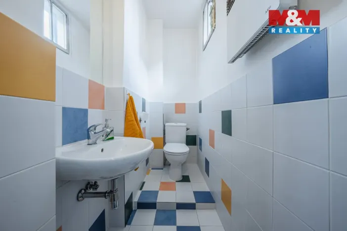 Prodej obchodního prostoru, Kladno - Kročehlavy, Vrchlického, 163 m2