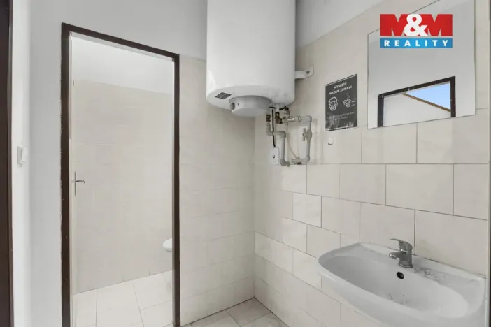 Pronájem výrobních prostor, Libušín, Důl Max, 768 m2