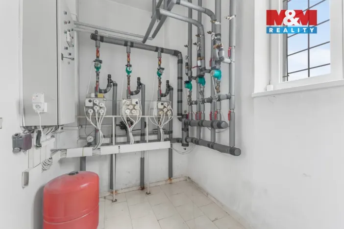 Pronájem výrobních prostor, Libušín, Důl Max, 768 m2