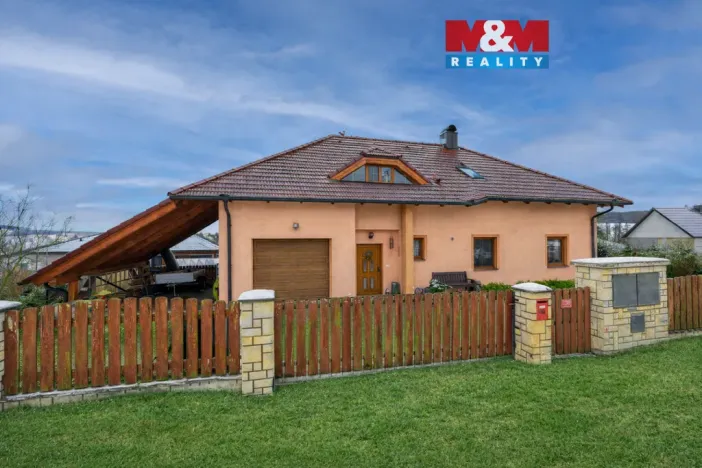 Prodej rodinného domu, Kvíčovice, 249 m2