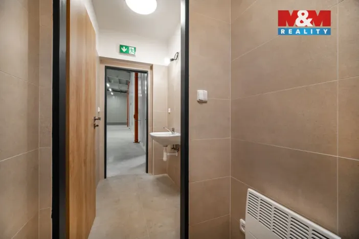 Prodej skladu, Cerekvice nad Loučnou - Pekla, 2380 m2