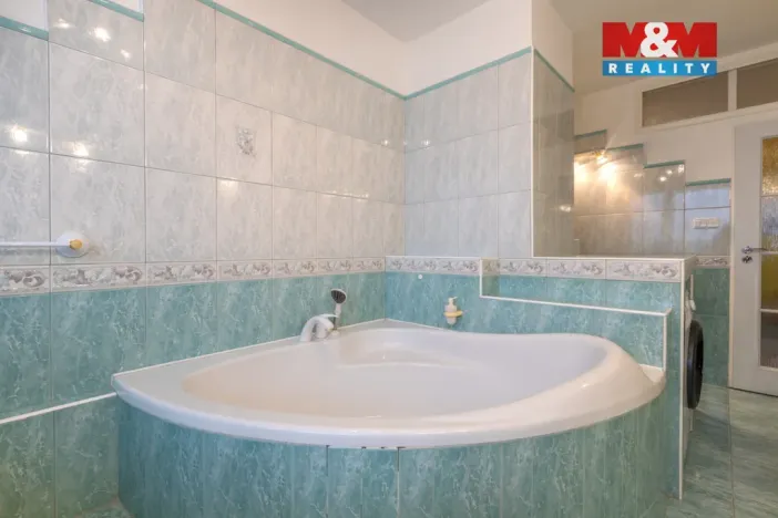 Prodej bytu 2+1, Teplice - Trnovany, V závětří, 83 m2