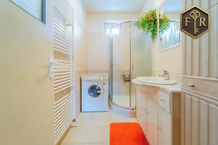 Prodej rodinného domu, Petrovice, 246 m2