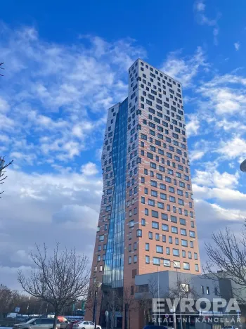 Pronájem obchodního prostoru, Brno - Štýřice, Pražákova, 73 m2