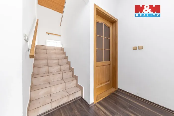 Prodej rodinného domu, Ivaň, 353 m2