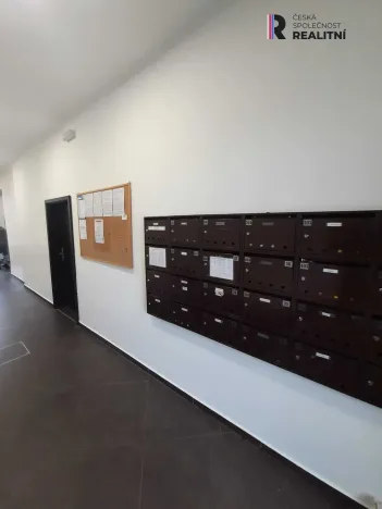 Pronájem bytu 1+kk, Karlovy Vary - Bohatice, Dubová, 38 m2